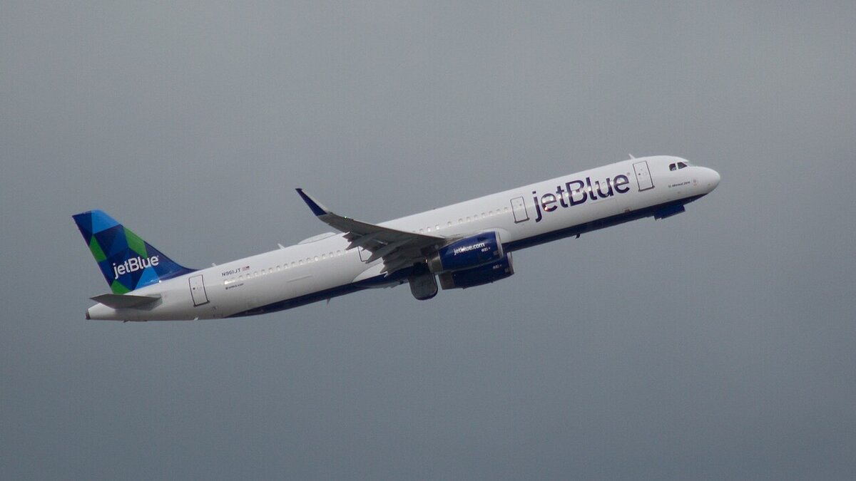 JetBlue's BlueFirst First Class Lands With a Basic-Fare Twist