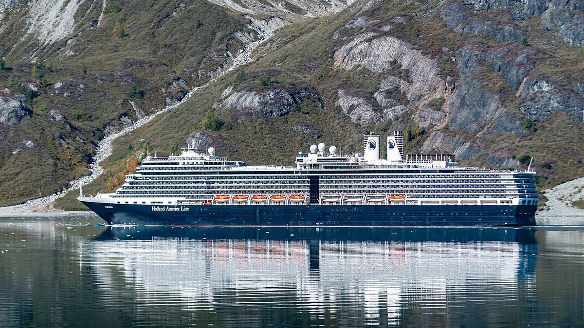 Alaska's Glacier Cruises Face a Shrinking Window as the Ice Retreats