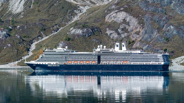 Alaska's Glacier Cruises Face a Shrinking Window as the Ice Retreats