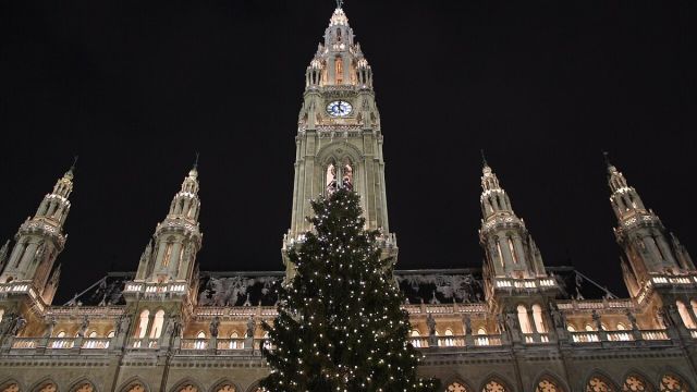 Christmas Markets Europe 2026 Dates: City-by-City Opening Guide