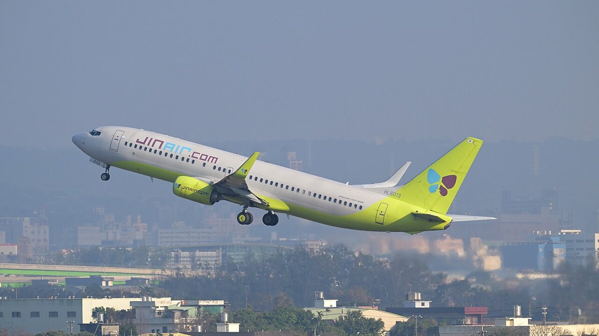 Jin Air, Air Busan, Air Seoul Sign Merger for 2027 Launch
