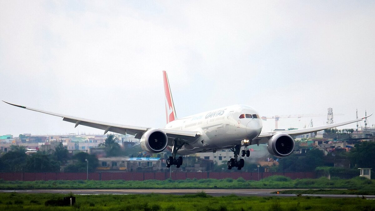 Qantas Perth–London Nonstop Delayed: Singapore Stop to Feb 2027