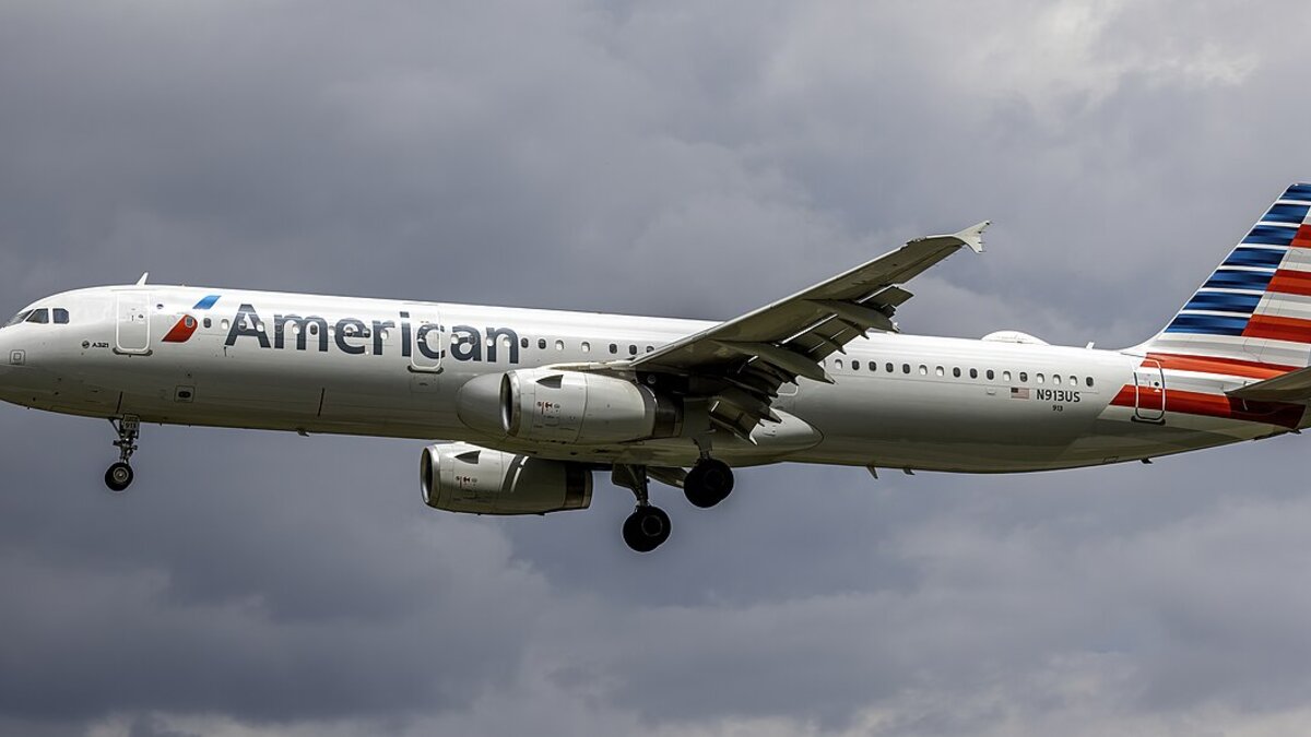 Laptop Fire on American Airlines Flight Injures Passengers