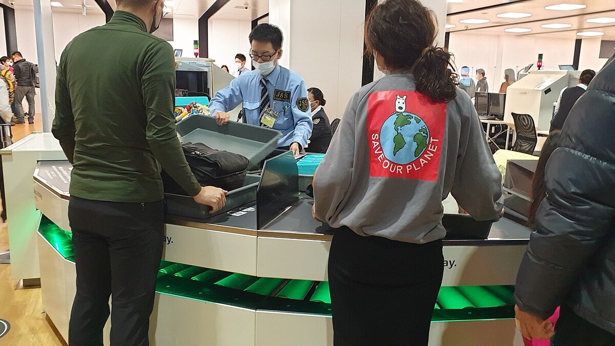 100ml Liquid Rule at UK Airports: 2026 Airport List