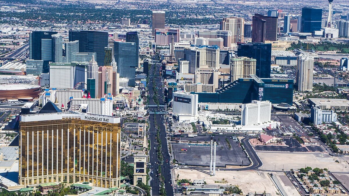 Palette Las Vegas: fake hotel listing with AI photos sent guests to OYO