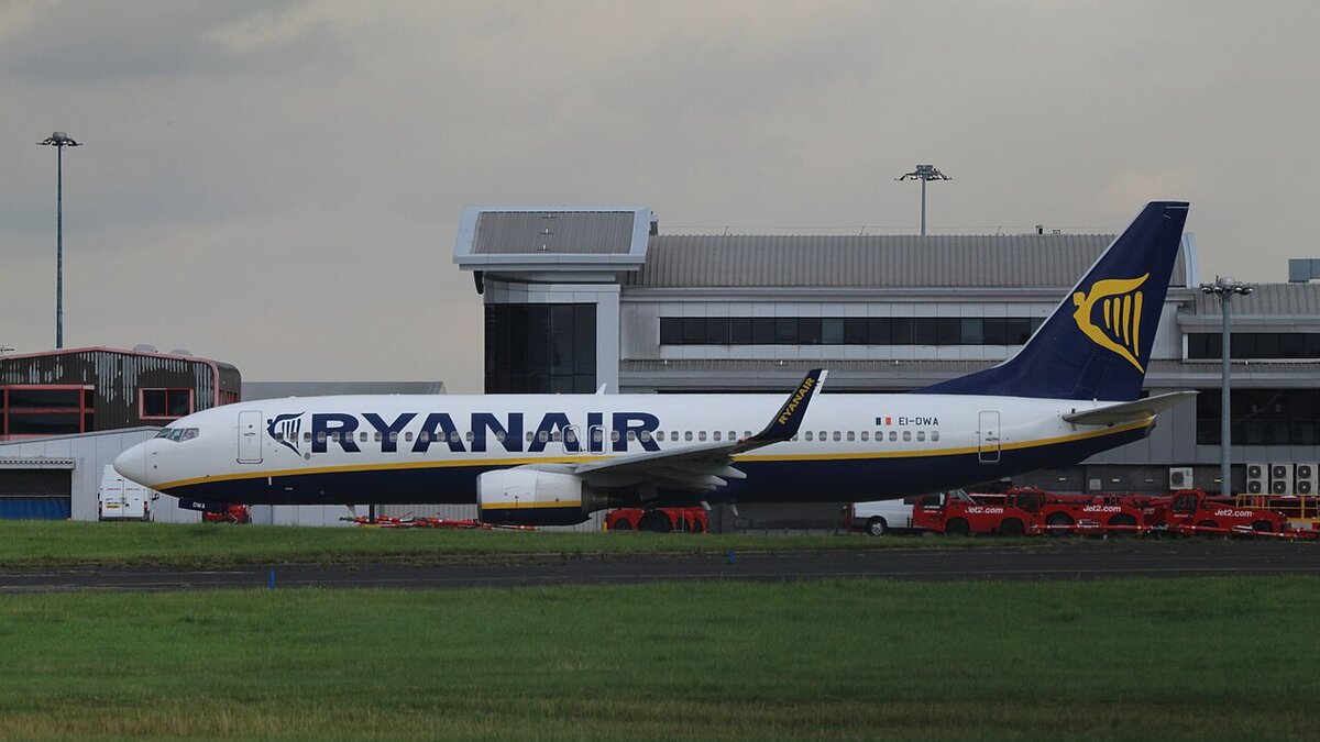 Leeds Bradford flights fare war: Ryanair and Jet2 move fast to grab easyJet's passengers