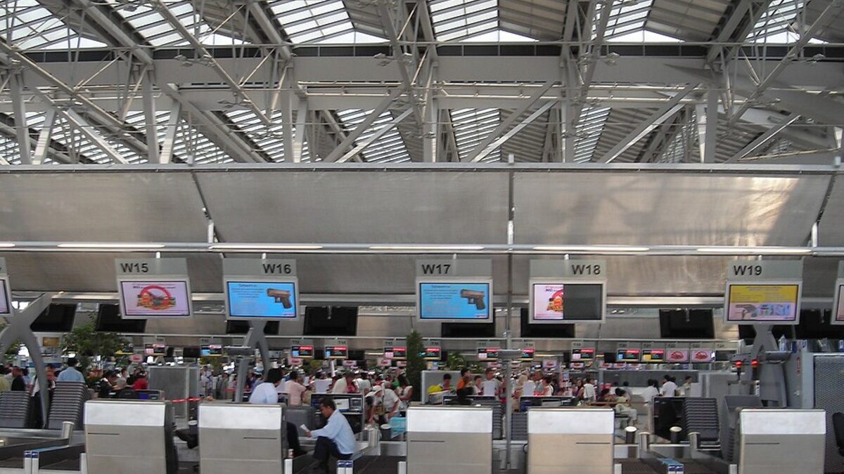 What Documents Do Children Need to Fly? Rules for the US and Abroad