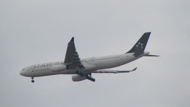 Airline Alliances Explained: Star Alliance vs oneworld vs SkyTeam in 2026