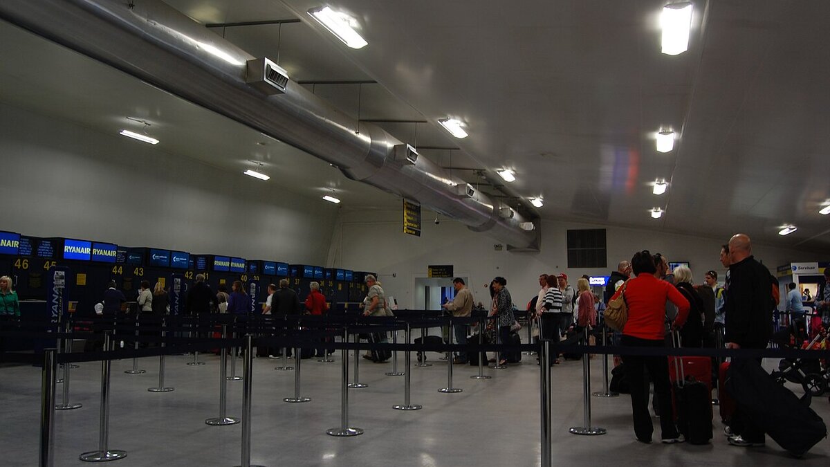 Best Time to Book Flights: What Booking-Window Data Actually Shows