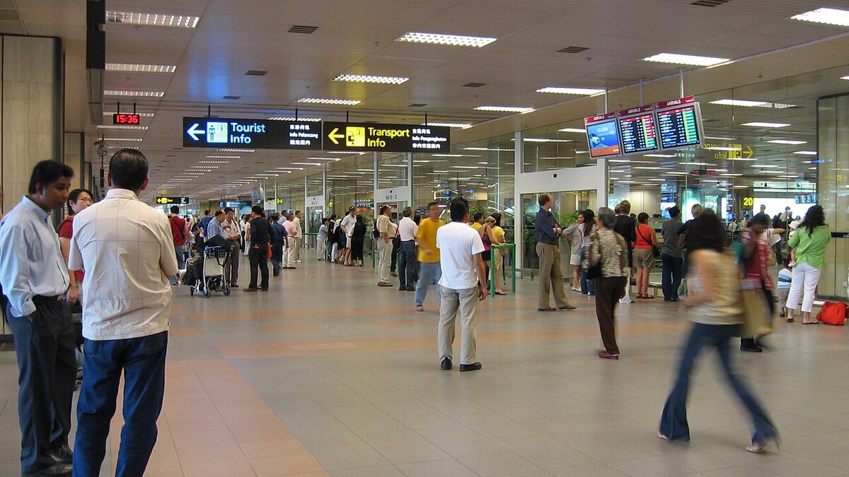 Singapore SIM Card for Indian Travellers: eSIM vs SIM 2026