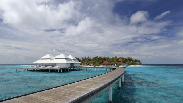 Bali vs Maldives for Honeymoon: Which Is Better in 2026?