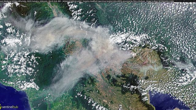 Mount Sinabung Eruption Cancels 21 Flights at Kualanamu
