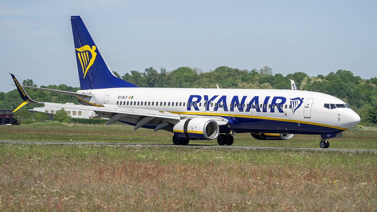 How Low-Cost Airlines Make Money: Inside the Business Model That Reshaped Air Travel