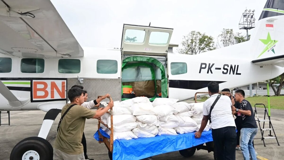 Jambi Cloud Seeding Uses 8 Tons of Salt to Fight Haze