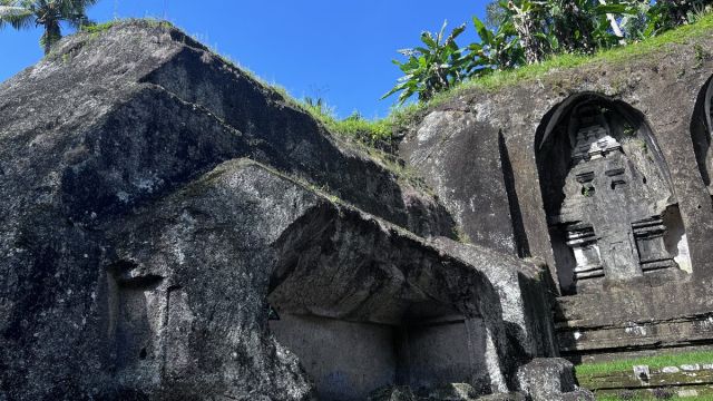 Indonesia Weighs Visitor Caps, Timed Entry for Hotspots