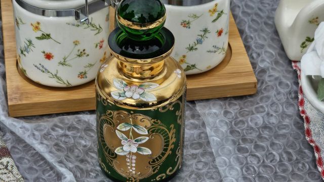 Can You Bring Perfume on a Plane? 2026 Rules Explained