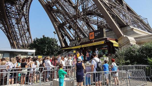 Global Tourism Growth Stalls at 0.4%, UN Reports